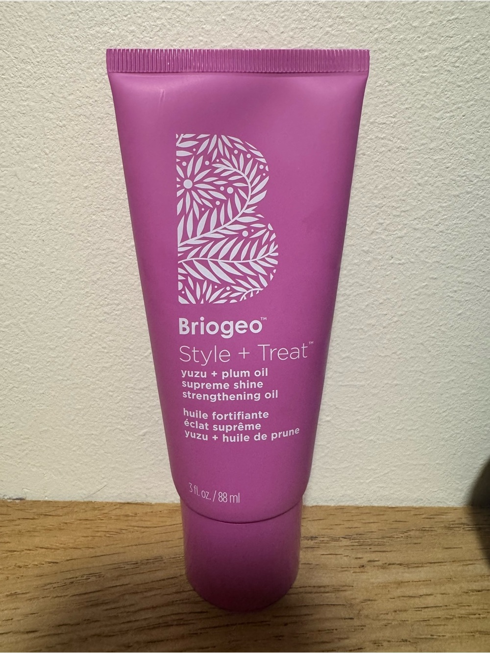 Briogeo Style + Treat Supreme Shine Strengthening Oil - Magenta Tube